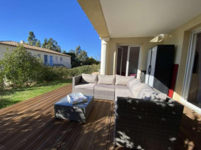 Sainte-Maxime : 3 Pièces, 4 Couchages, Piscine, Calme, Proche Commerces et Aqualand - FR-1-226-476